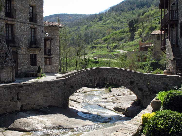 Puente de piedra de Beget