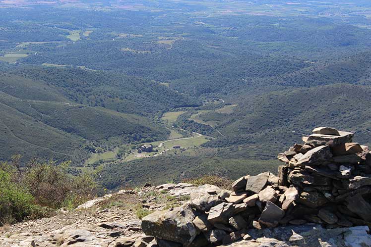 El monestir des del Puig de la Calma